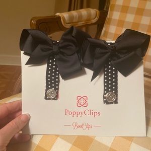 Poppy Clips
